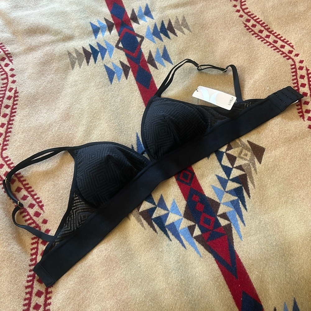NWT- Lively mesh trimmed padded bralette
